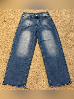 Relaxed Straight-Leg Men's Denim Jeans in Faded Blue